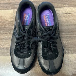 Skechers Woman’s Shoes ~ Relaxed Fit Memory Foam ~ Size: 7.5 Black